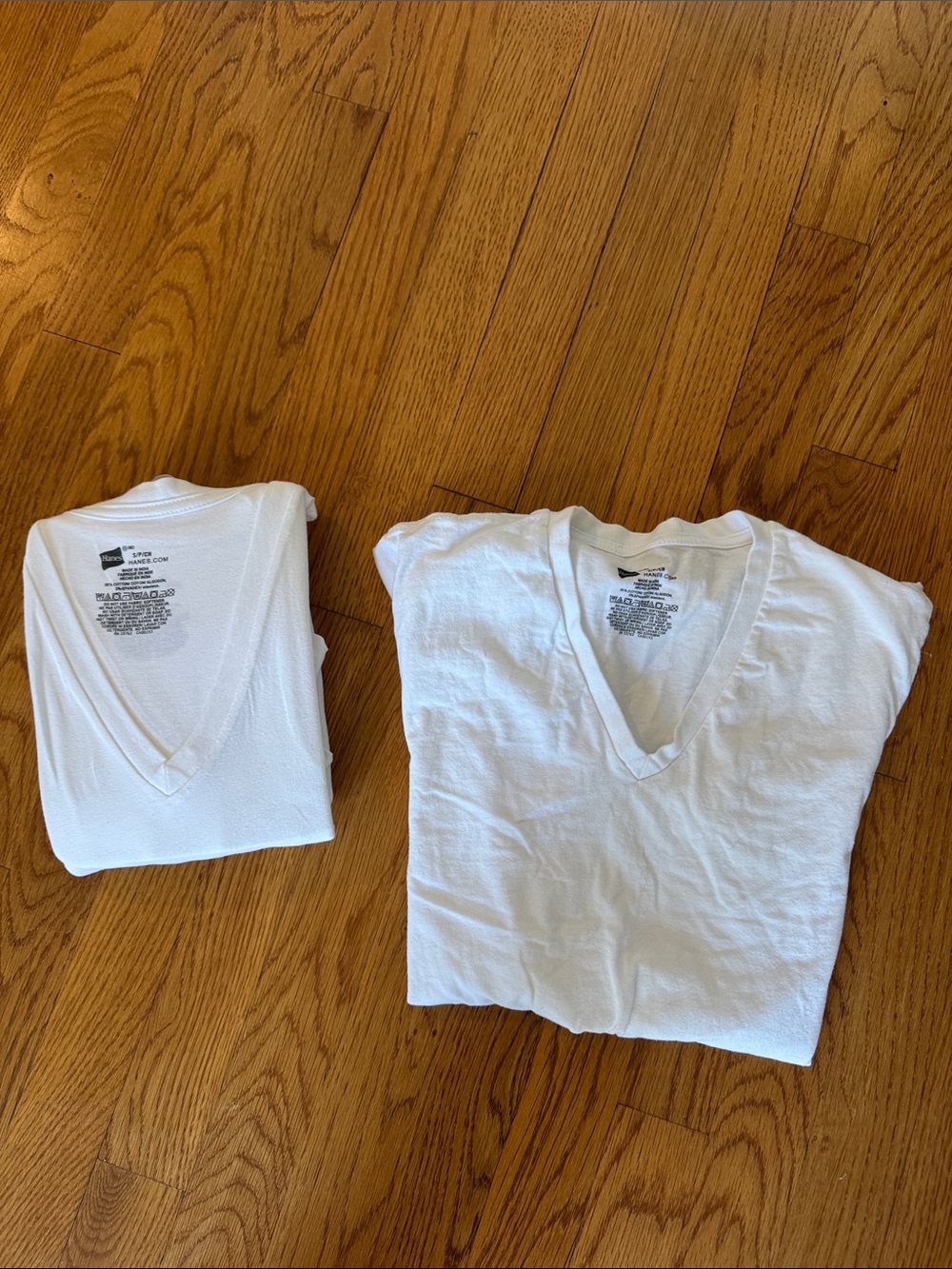 Set of 3 Hanes White V-Neck Men’s  Short Sleeve Tees